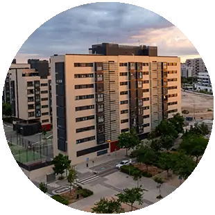 Edifícios residenciais executados com formas metálicas
